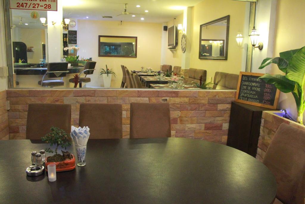 Le Parrots-Inn Jomtien Beach Exterior photo