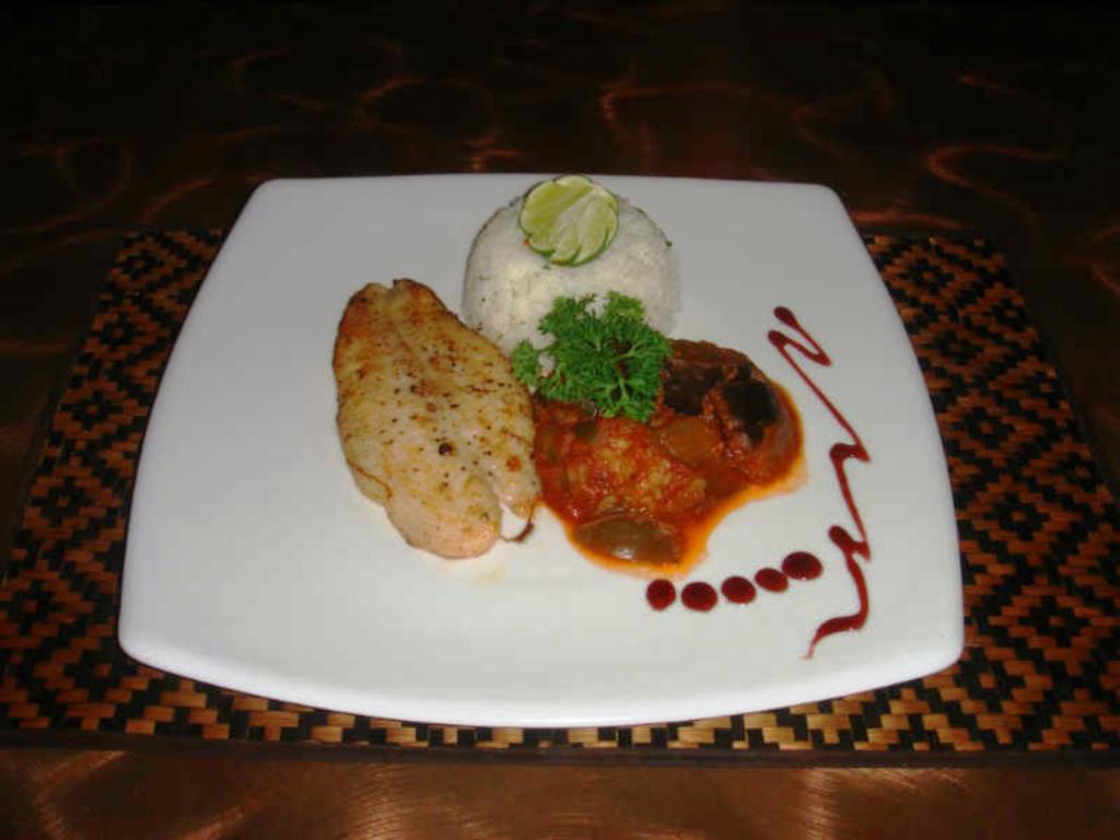 Le Parrots-Inn Jomtien Beach Exterior photo
