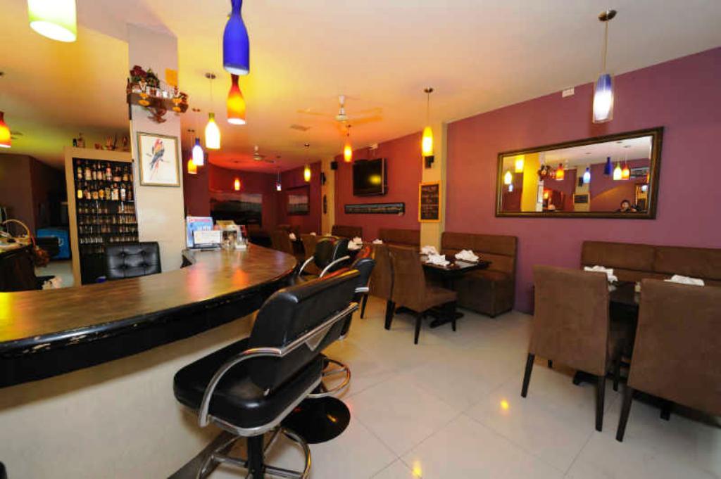 Le Parrots-Inn Jomtien Beach Exterior photo
